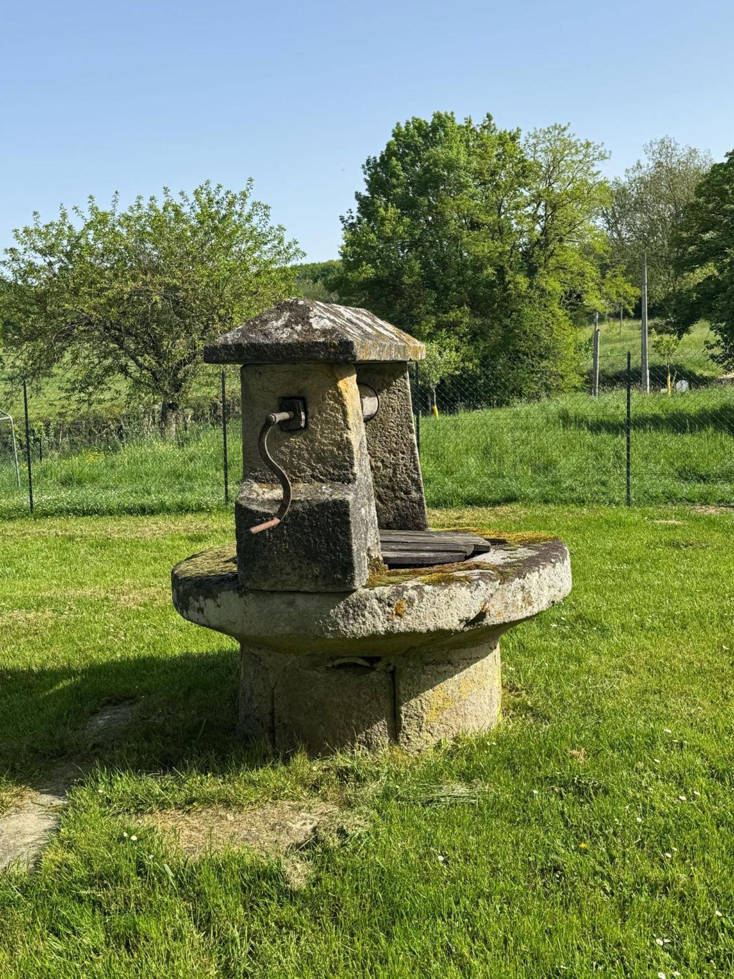 Gite A La Ferme Le Rousset Exterior photo